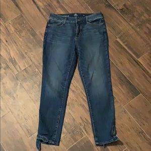Skinny leg St. John’s bay blue jeans size 10